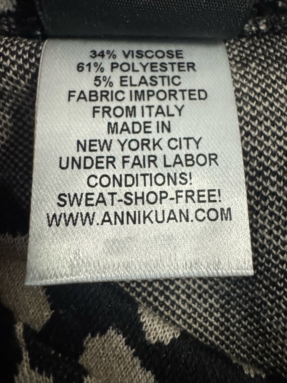 ANNI KUAN Black & Cream V-Neck Printed Long Sleeve thick Tee/sweatshirt - Picture 8 of 8